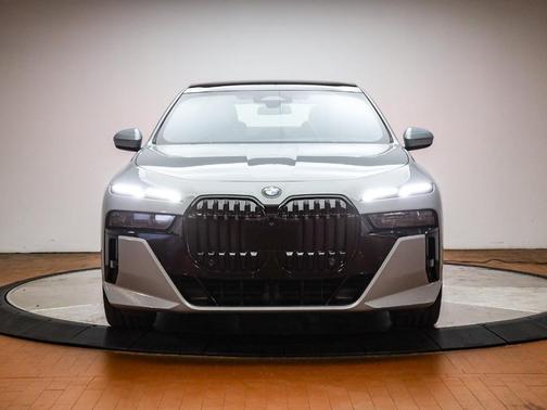 2023 BMW 760 760i xDrive