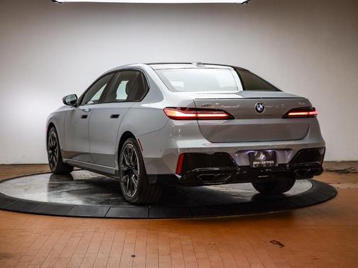 2023 BMW 760 760i xDrive