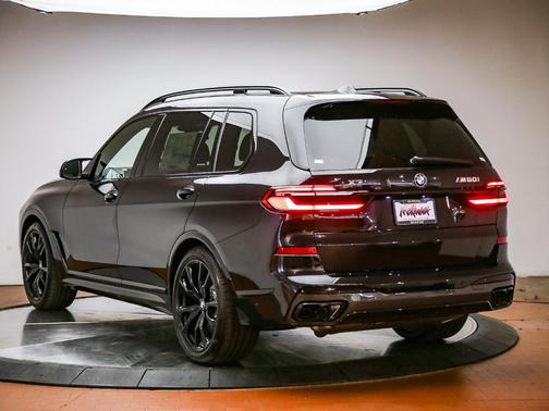 Black Sapphire Metallic 2027 BMW X7 M60i