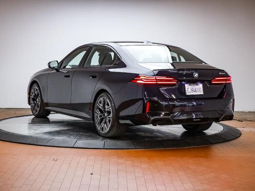 Carbon Black Metallic 2026 BMW 530 i