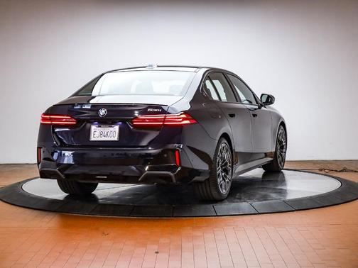 Carbon Black Metallic 2026 BMW 530 i