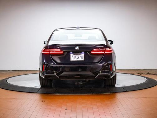 Carbon Black Metallic 2026 BMW 530 i