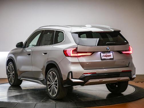 Space Silver 2026 BMW X1 xDrive28i