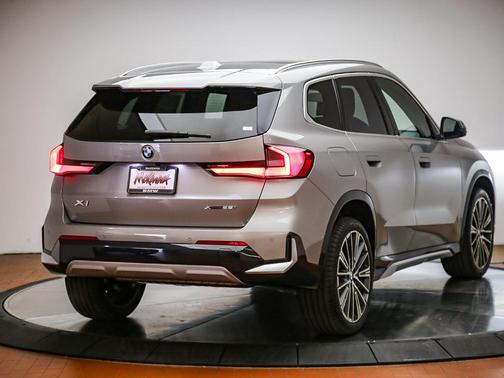 Space Silver 2026 BMW X1 xDrive28i