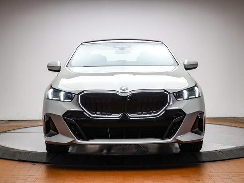 2026 BMW 550e xDrive