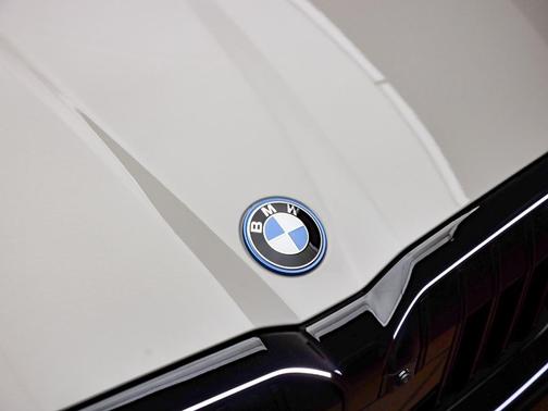 2026 BMW 550e xDrive