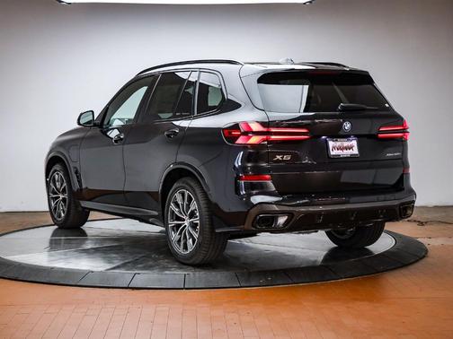 Black Sapphire Metallic 2026 BMW X5 PHEV xDrive50e