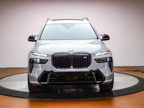 Gray Metallic 2026 BMW X7 M60i