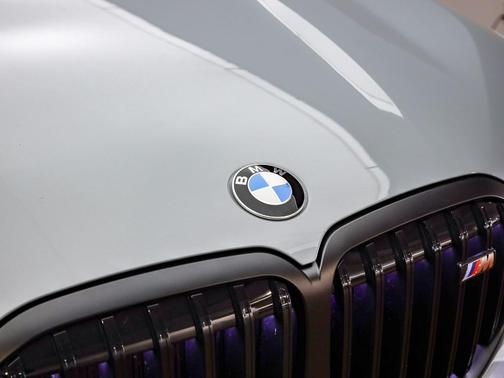 Gray Metallic 2026 BMW X7 M60i