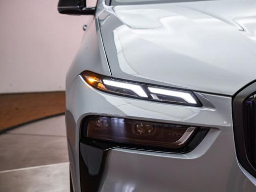 Gray Metallic 2026 BMW X7 M60i