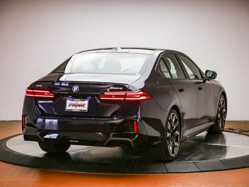 Carbon Black Metallic 2027 BMW 550e 550E XDRIVE