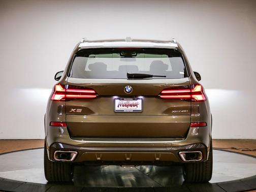 Manhattan Green Metallic 2026 BMW X5 xDrive40i