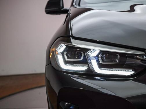 2022 BMW X4 xDrive30i