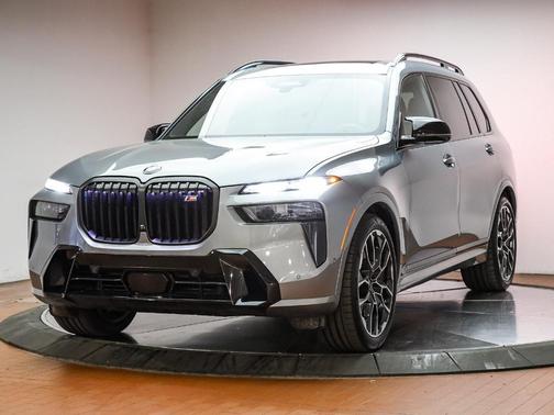 2025 BMW X7 M60i