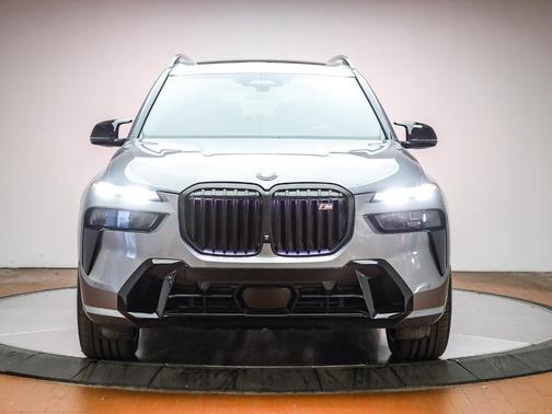 2025 BMW X7 M60i