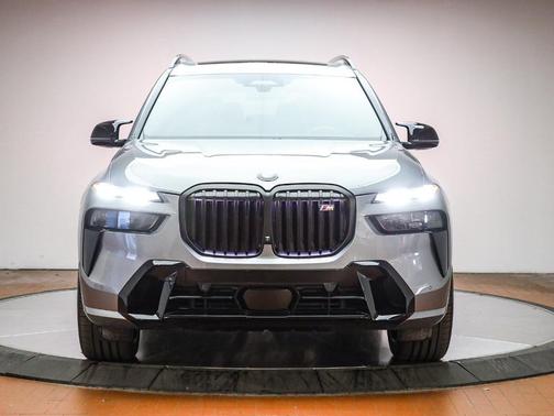 2025 BMW X7 M60i