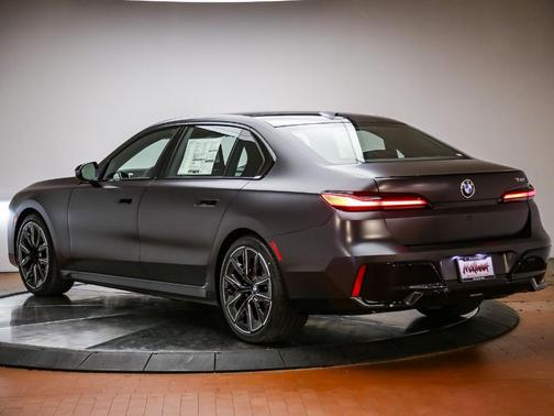Deep 2026 BMW 740 i