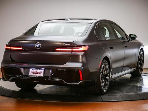 Deep 2026 BMW 740 i
