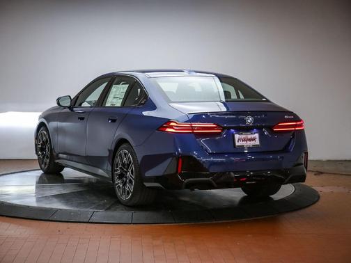 Phytonic Blue Metallic 2026 BMW 530 i