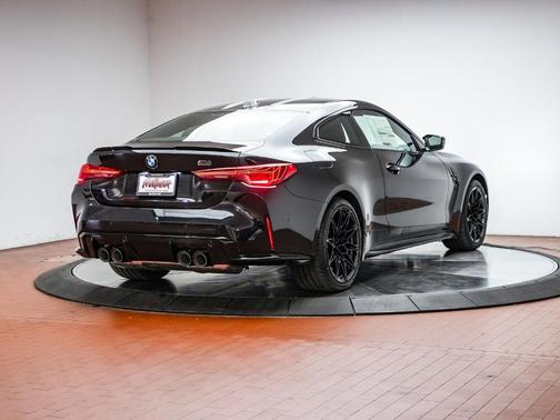 Black Sapphire Metallic 2026 BMW M4 Competition