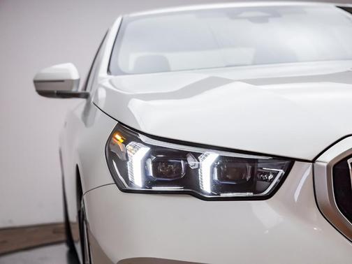 2025 BMW 530 i