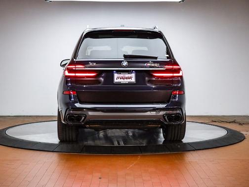 Carbon Black Metallic 2026 BMW X7 M60i