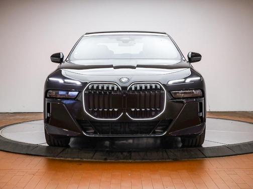 2026 BMW 740 i