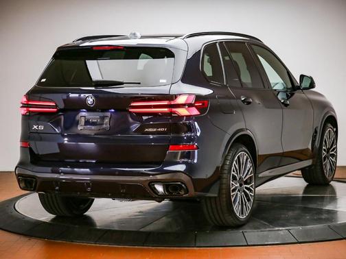 Carbon Black Metallic 2026 BMW X5 xDrive40i
