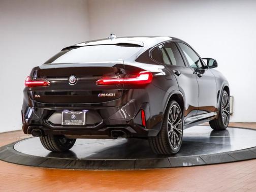 2023 BMW X4 M40i