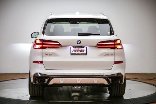 Mineral White Metallic 2026 BMW X5 sDrive40i
