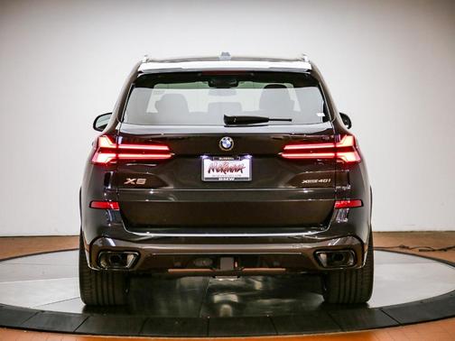 Black Sapphire Metallic 2026 BMW X5 xDrive40i