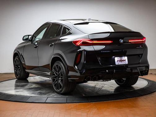 Black Sapphire Metallic 2026 BMW X6 M Competition