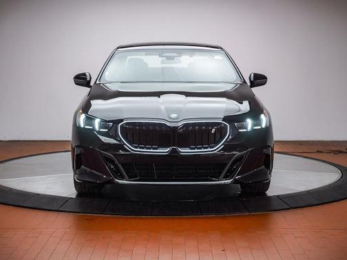 Black Sapphire Metallic 2026 BMW i5 eDrive40