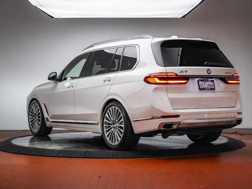 2024 BMW X7 xDrive40i