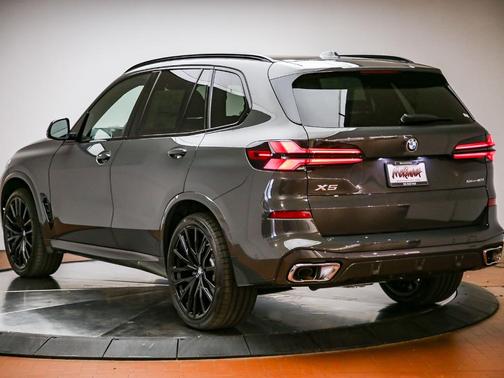 Gray Metallic 2026 BMW X5 sDrive40i