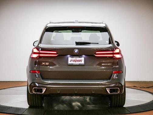 Gray Metallic 2026 BMW X5 sDrive40i