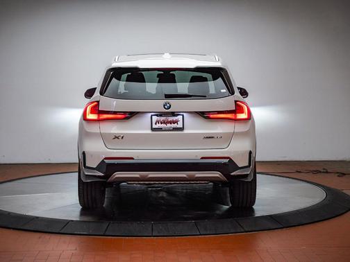 Alpine White 2026 BMW X1 xDrive28i