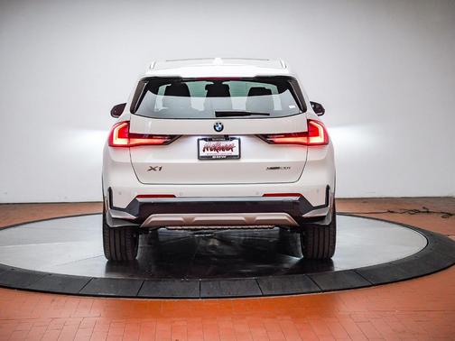 Alpine White 2026 BMW X1 xDrive28i