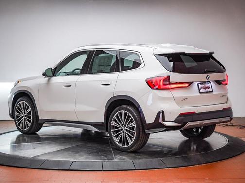 Alpine White 2026 BMW X1 xDrive28i