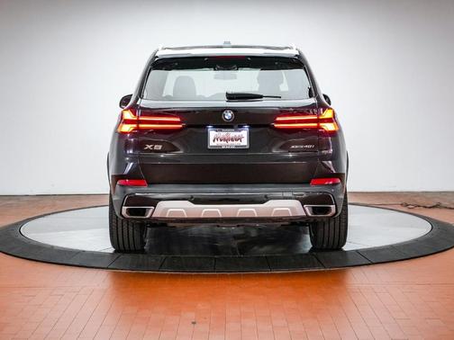 Black Sapphire Metallic 2024 BMW X5 xDrive40i