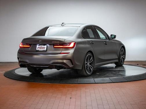 Black Sapphire Metallic 2021 BMW M340 i