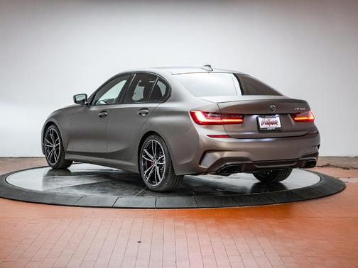 Black Sapphire Metallic 2021 BMW M340 i