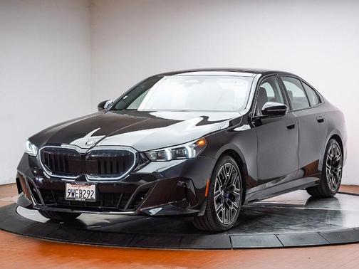 Black Sapphire Metallic 2026 BMW 530 i