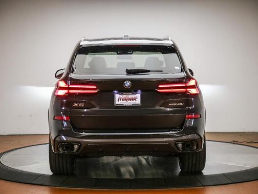 Black Sapphire Metallic 2026 BMW X5 xDrive40i