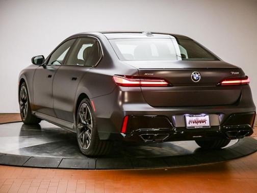 Deep Gray 2026 BMW 760 760i xDrive