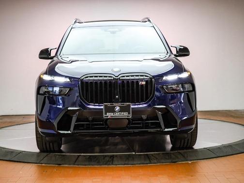 2025 BMW X7 M60i
