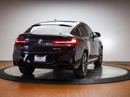 2023 BMW X4 M40i