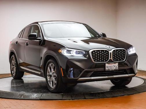 2025 BMW X4 xDrive30i