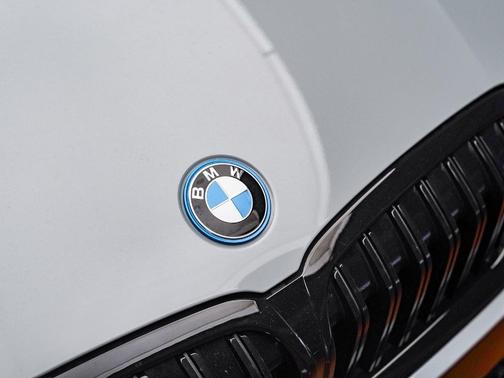 2023 BMW 330e xDrive