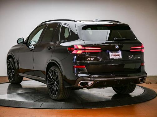 Black Sapphire Metallic 2026 BMW X5 xDrive40i